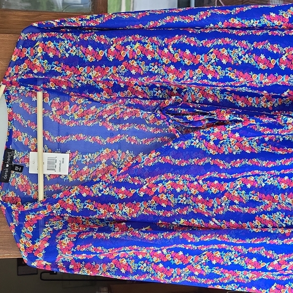 Derek Heart size 2X......NWT.....darling floral look 🥰 - Picture 1 of 7